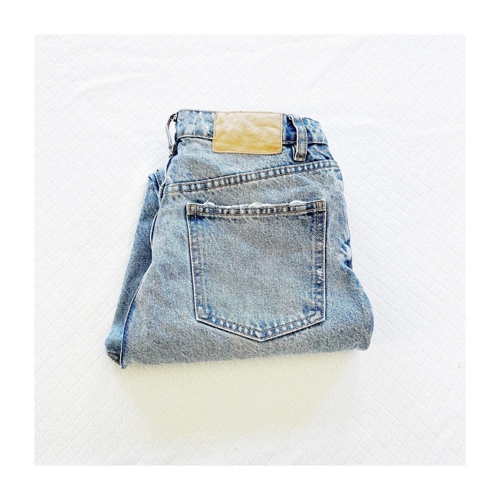 Zara Vintage Wash Ripped Knee Straight Leg Denim Jeans SZ4